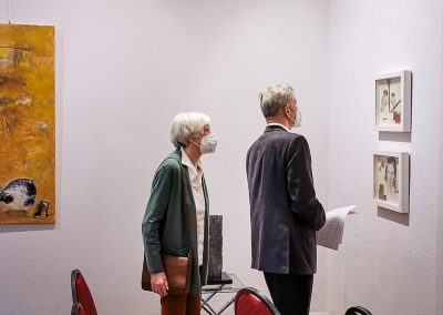 Photo of the exhibition opening of "Bondedness" by Dao Droste